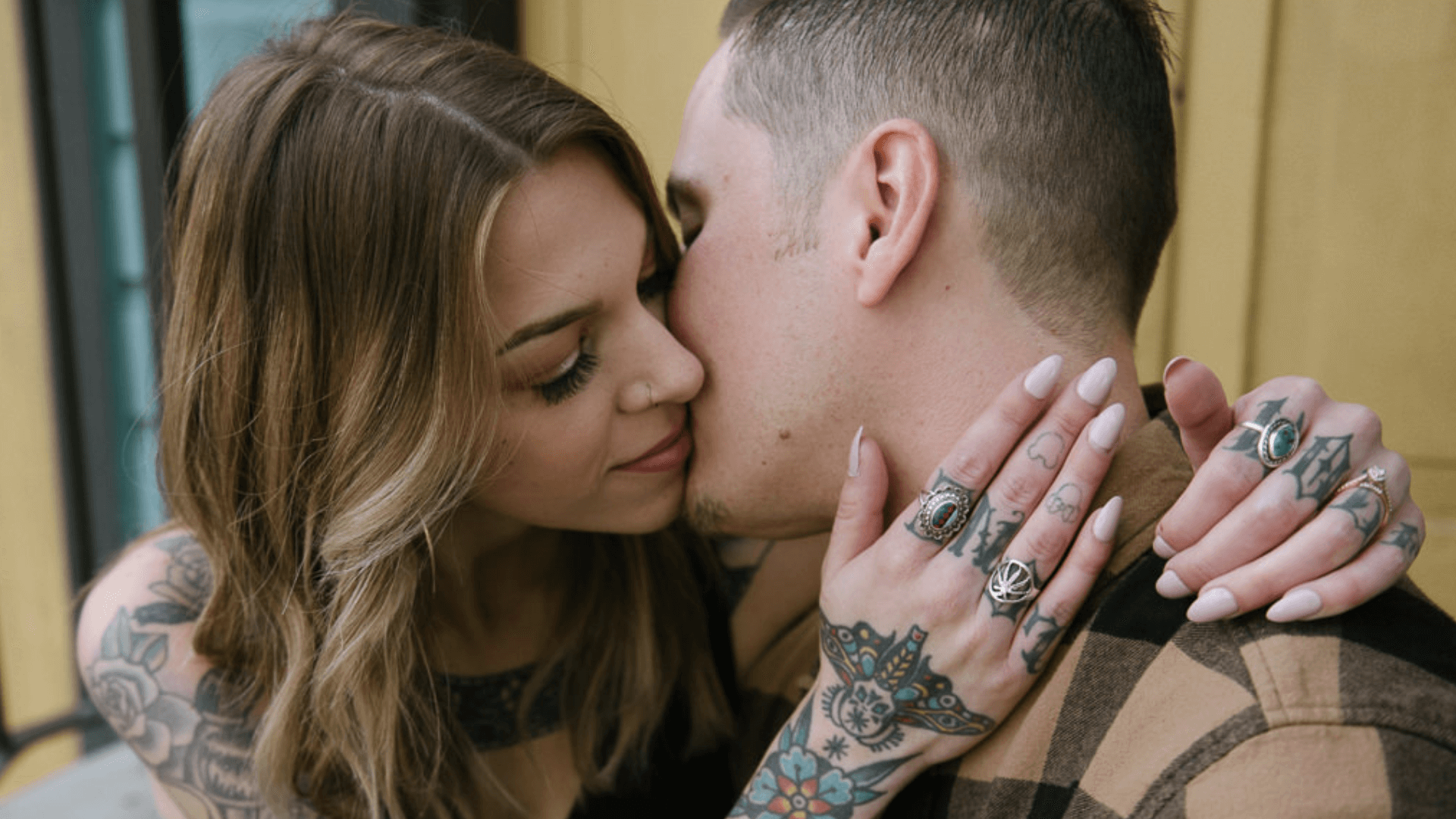 What to Wear For An Engagement Session
